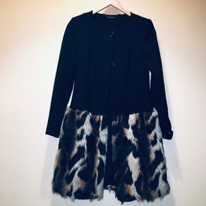 Trina Turk women’ Coat with leopard print design